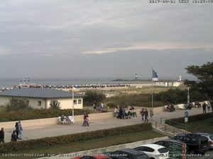Blick auf den Strand und die Hafeneinfahrt on Rostock Warnemünde
